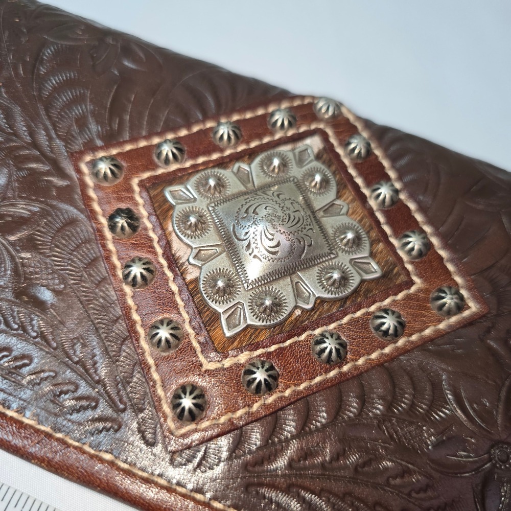 American West‎ Tooled Brown Leather Wallet Brown Concho Studded Zip Pocket